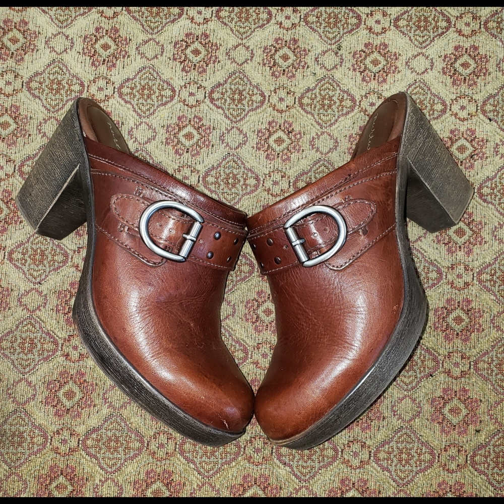 Nurture by Lamaze Brown Leather Mules